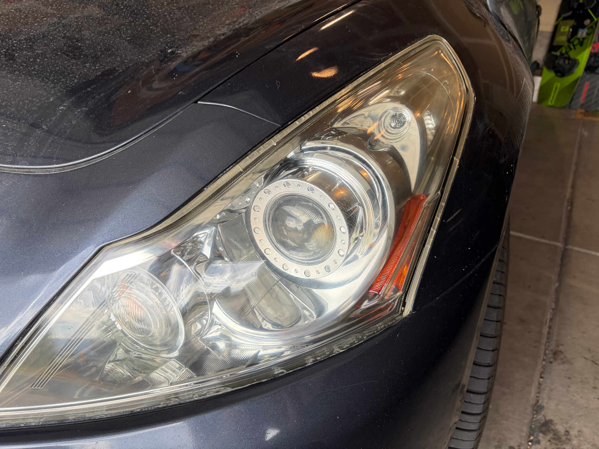 Sedan projector headlight — after restoration